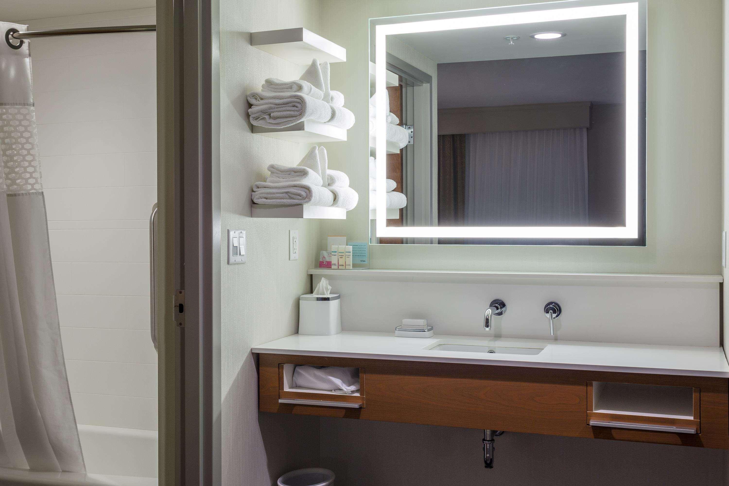 Hotel Hampton & - Papermill Drive, Tn Knoxville