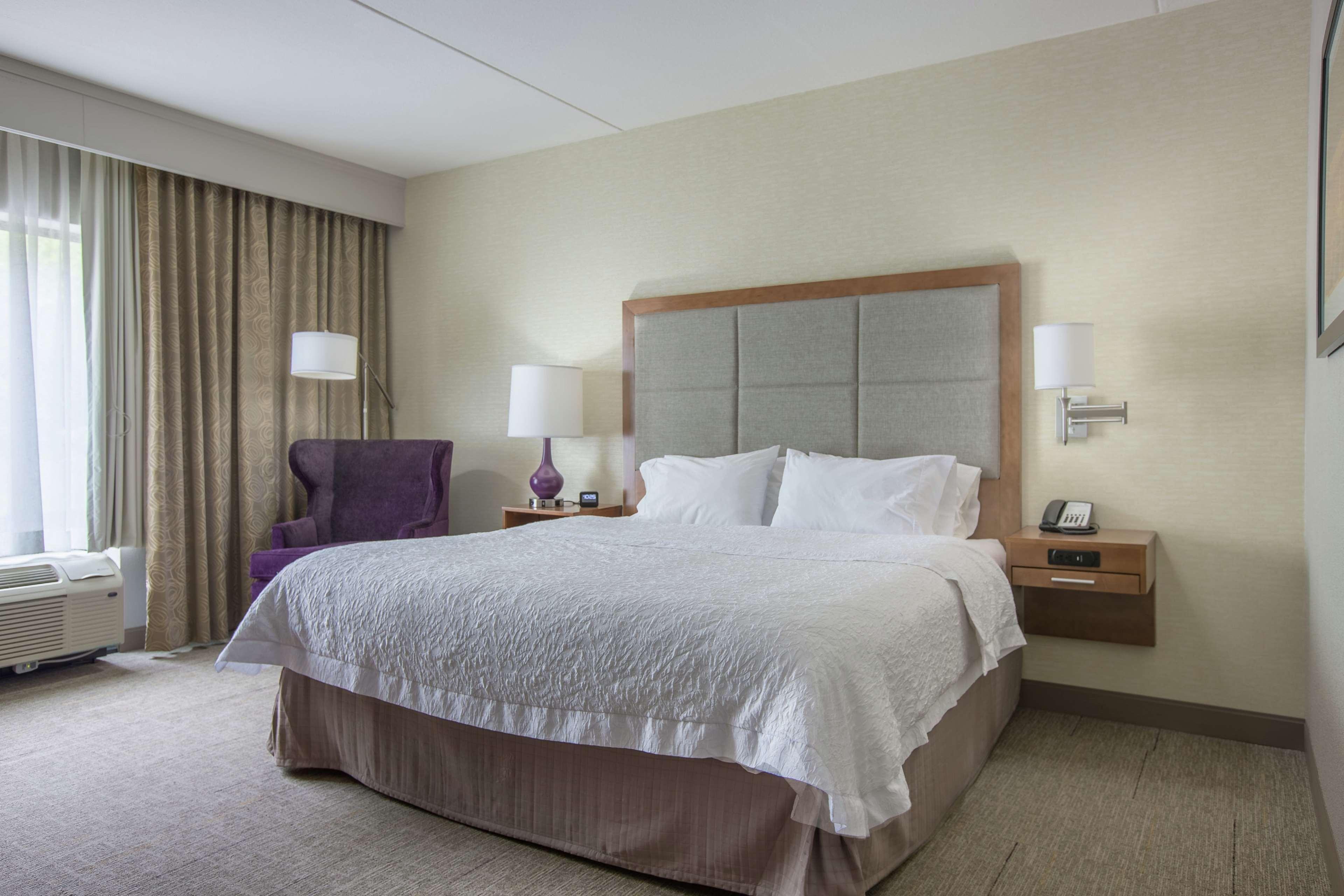Hotel Hampton & - Papermill Drive, Tn