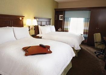 Hampton & - Papermill Drive, Tn 3*