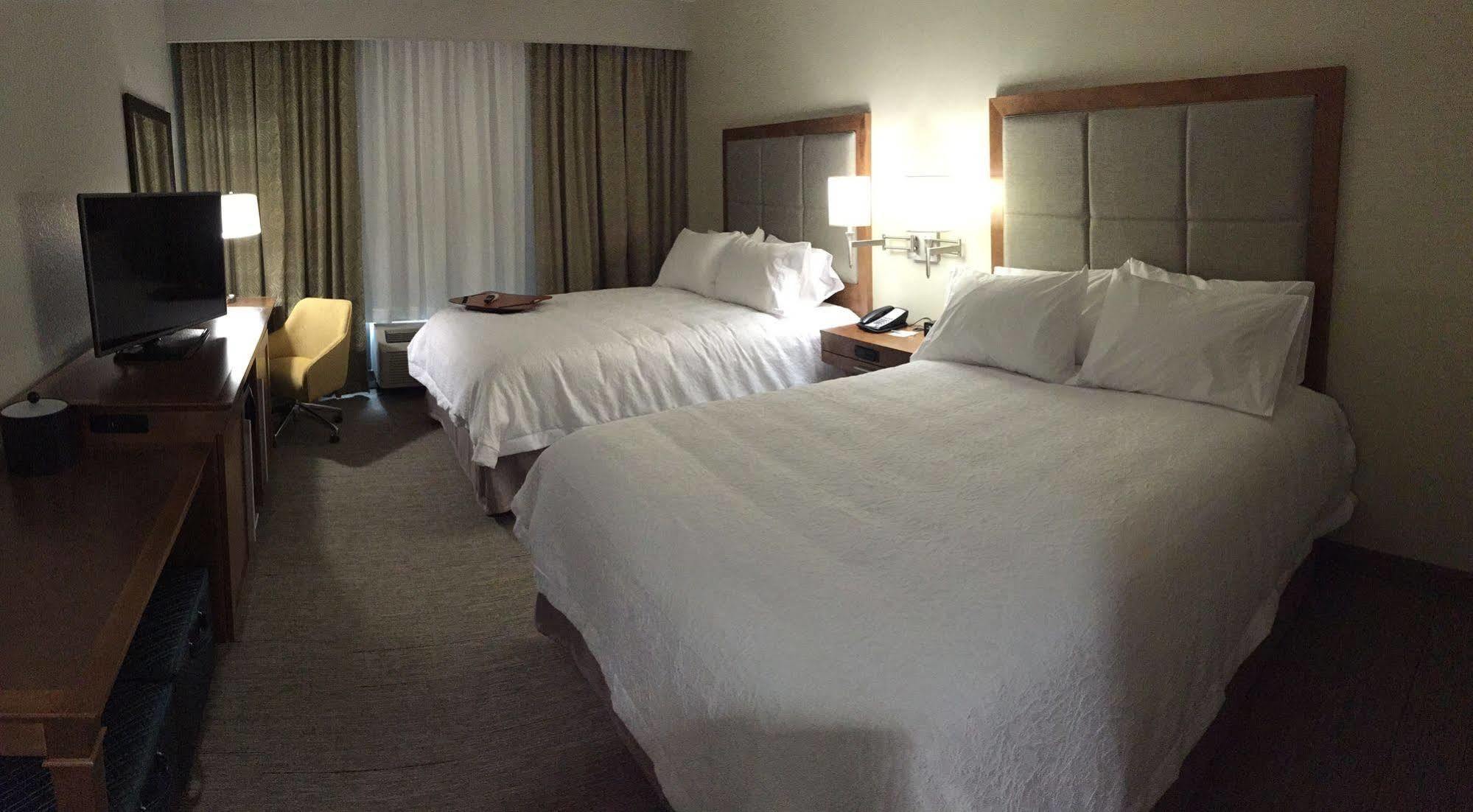 Hotel Hampton & - Papermill Drive, Tn 3*
