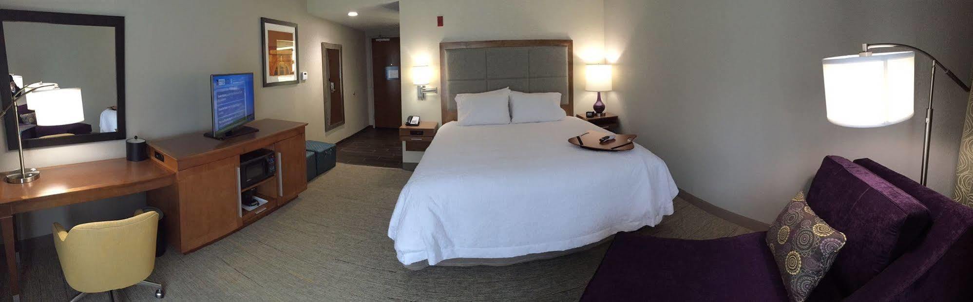 Hampton & - Papermill Drive, Tn 3*